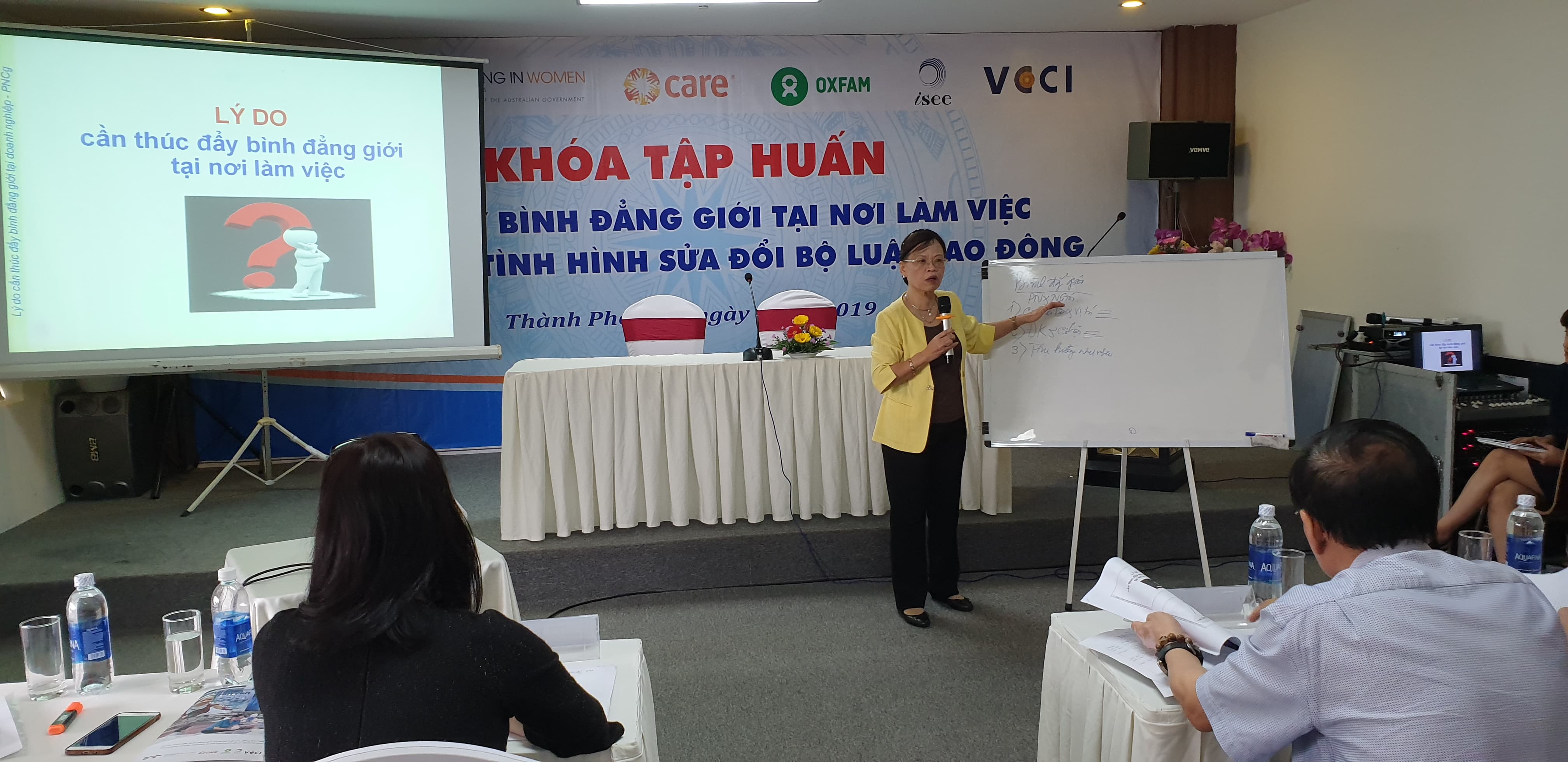 Thúc đẩy bình đẳng giới tại nơi làm việc và cập nhật tình hình sửa đổi Bộ Luật Lao động