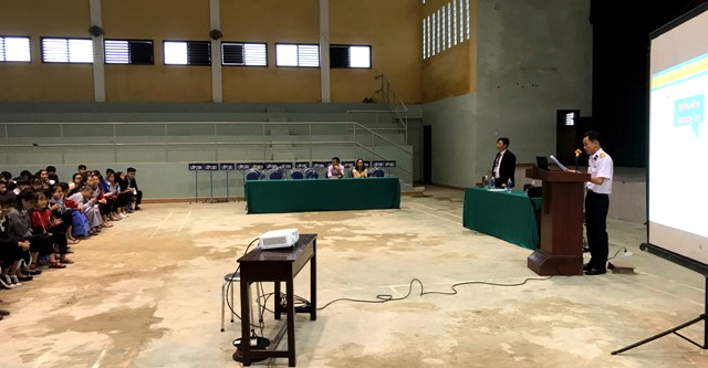 Propagating about Vietnamese sea and islands to teachers and students