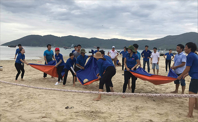 Đa năng như giáo viên tổng phụ trách đội