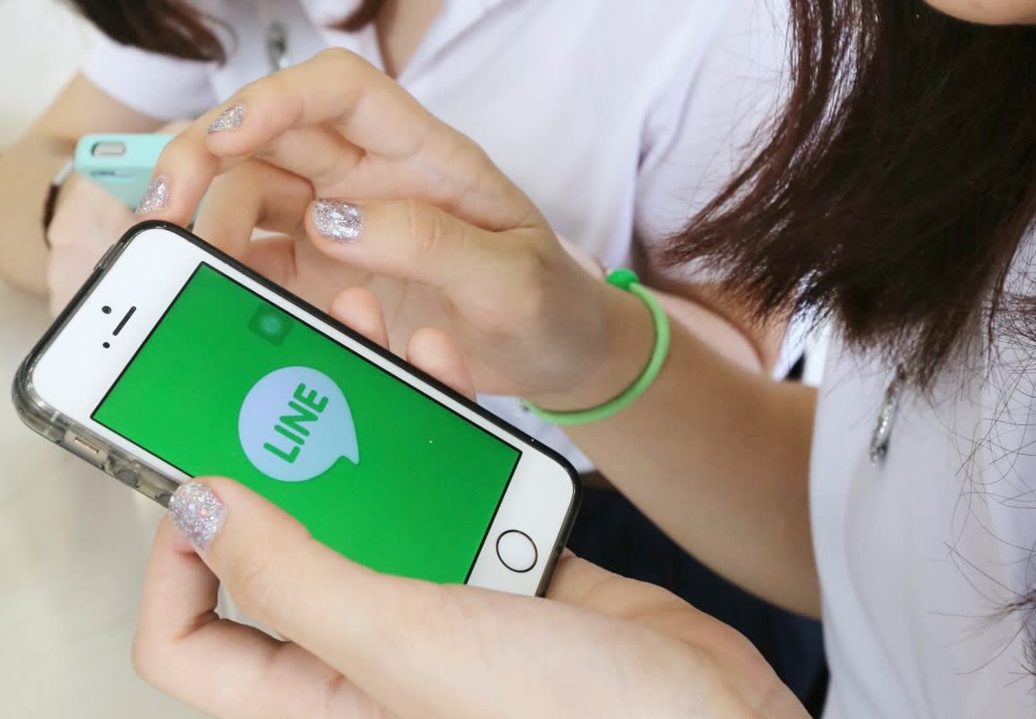 Người châu Á và niềm yêu thích với phương tiện truyền thông xã hội