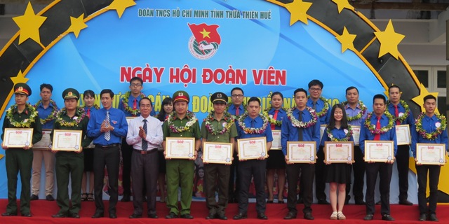 Tuyên dương 18 cán bộ đoàn tiêu biểu