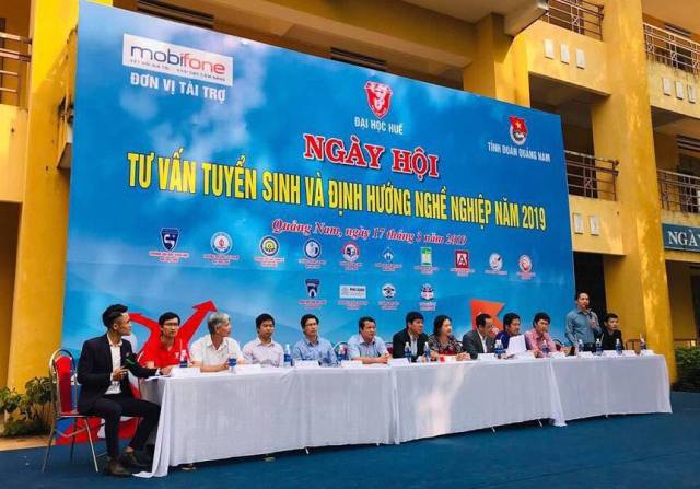 Đại học Huế tư vấn tuyển sinh cho 1 500 học sinh tỉnh Quảng Nam