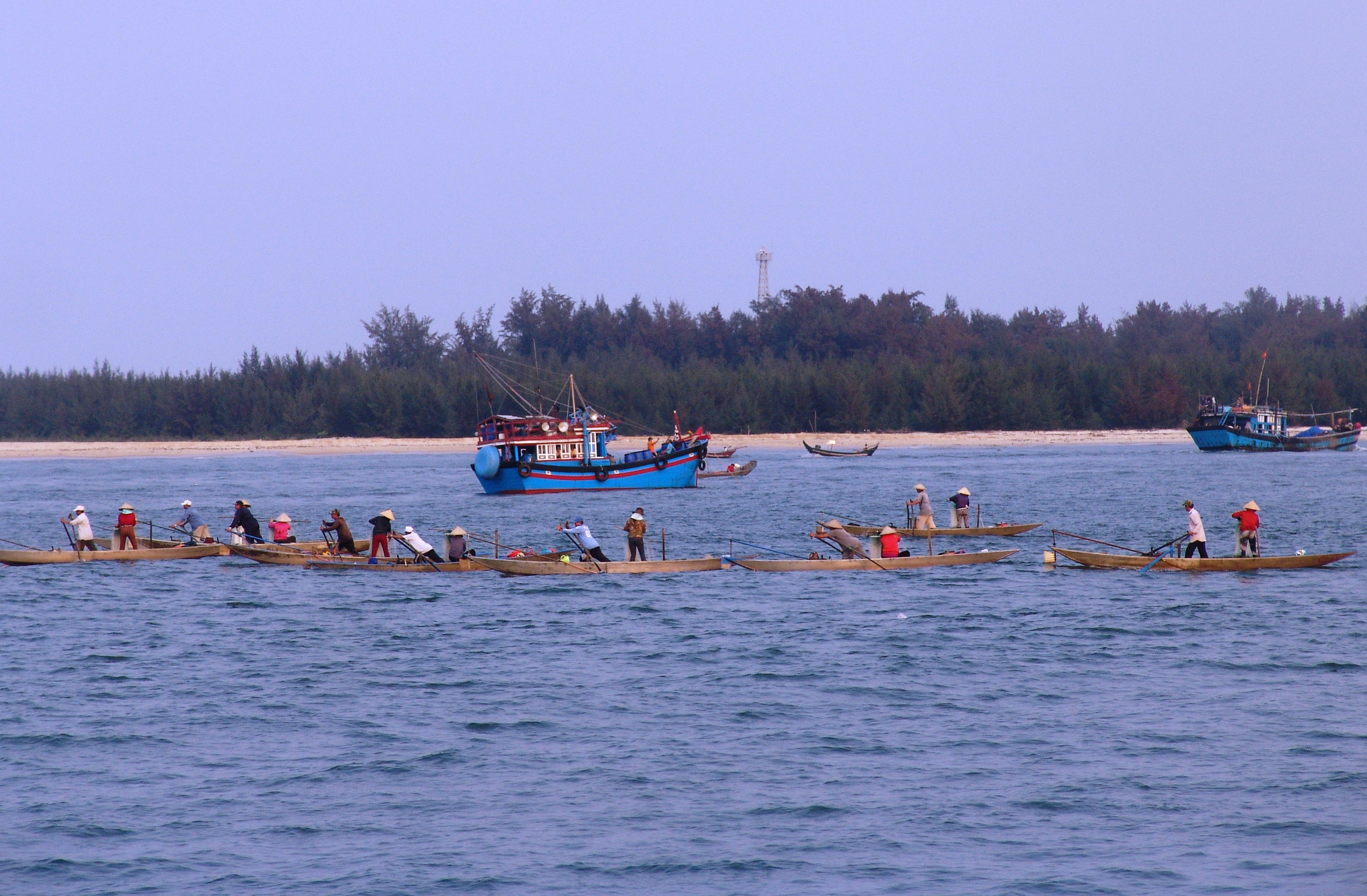 An toàn cho mùa du lịch biển