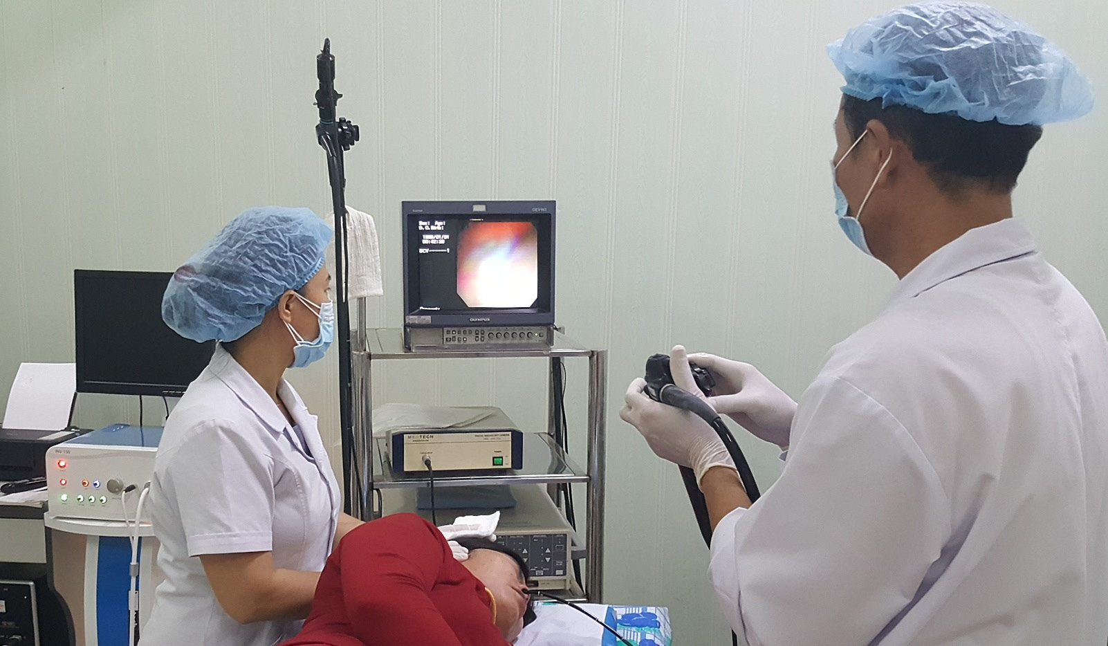 Nan giải tuyển dụng bác sĩ về cơ sở