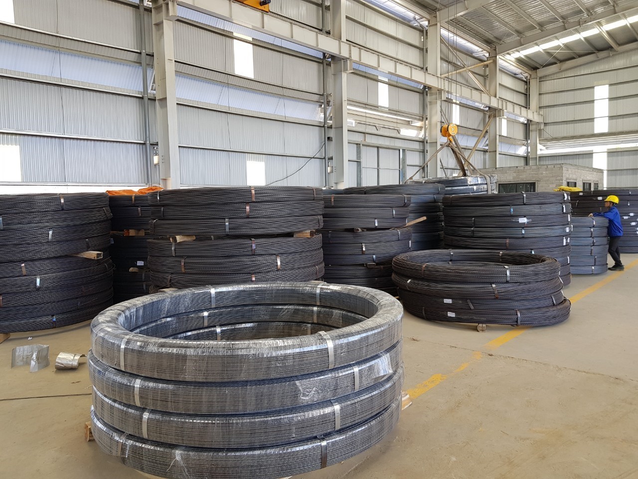 Doanh nghiệp ứng phó với giá điện tăng