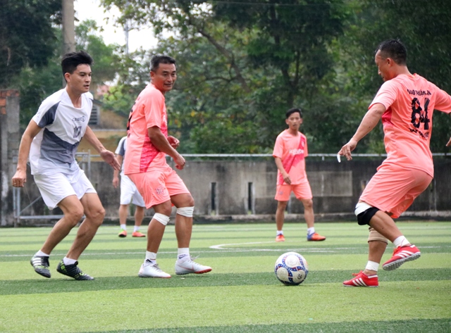 Khởi tranh giải bóng đá cho những “cầu thủ” trên tuổi 32