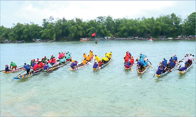 Về Hương Vinh, nghe chuyện đua ghe