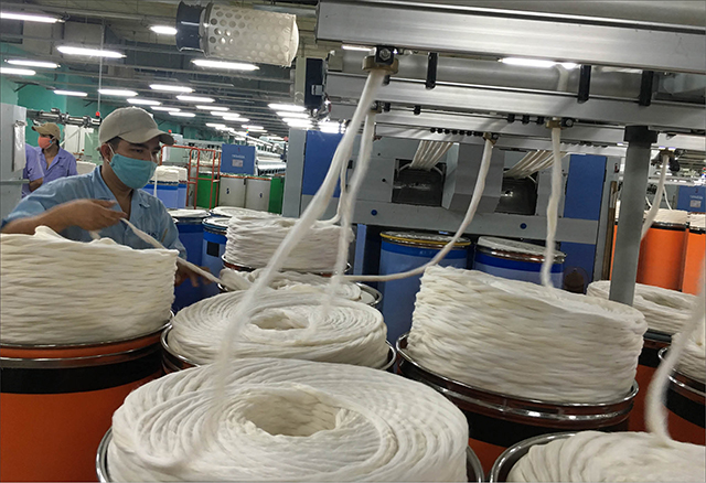 Tiết kiệm điện để ít ảnh hưởng đến khách hàng