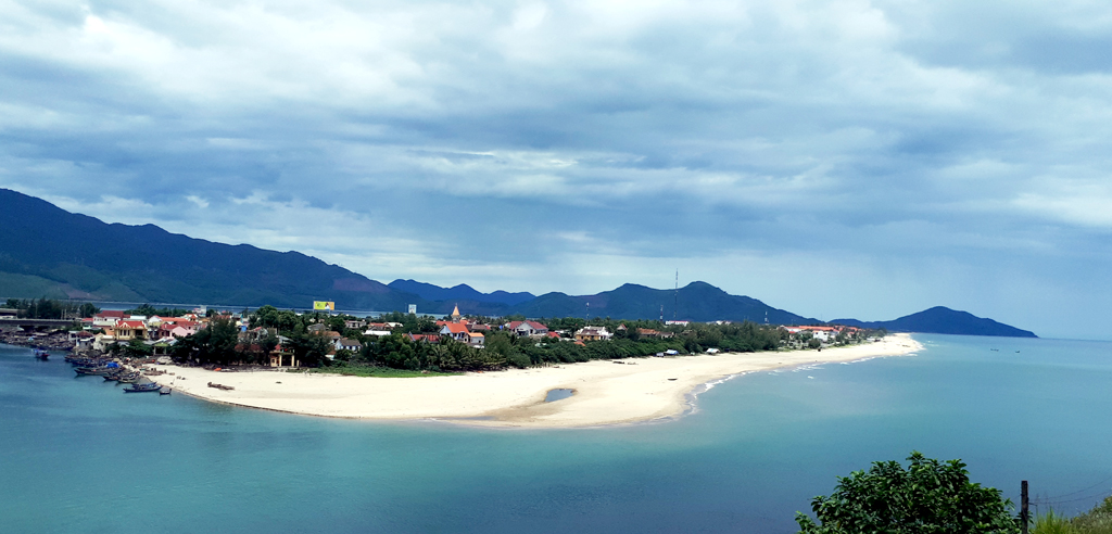 Lang Co – the World Beautiful Bay festival held on May 16 -17