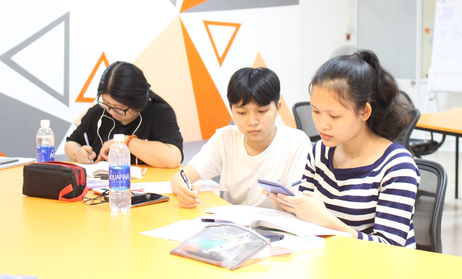 Muôn kiểu luyện thi