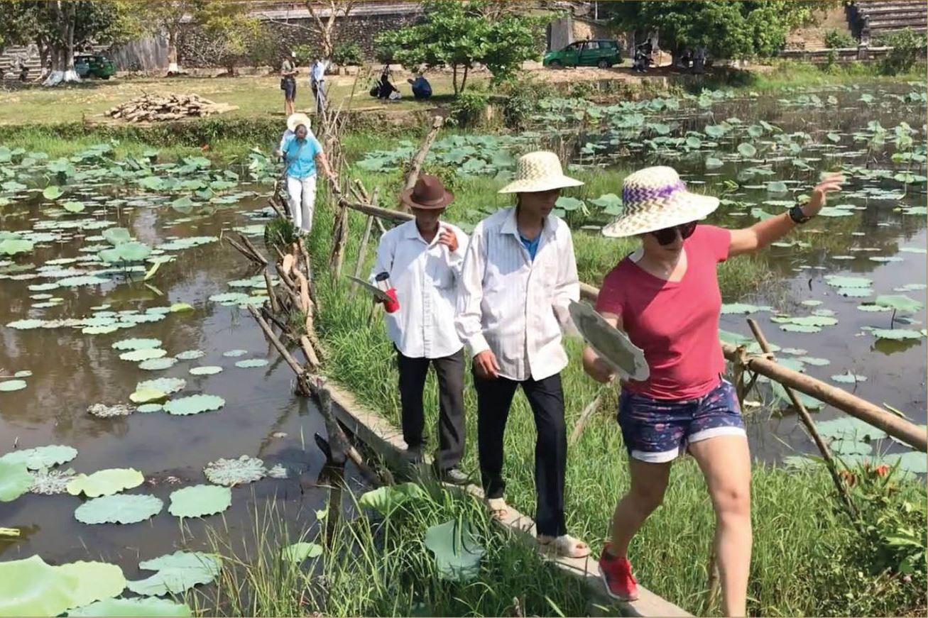 Bắt đầu bằng việc đánh thức câu chuyện đồng áng