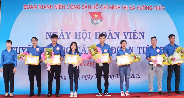 Hương Thủy Tuyên dương cán bộ Đoàn tiêu biểu