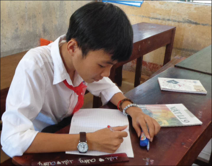 Em Dương mong được điều trị bệnh để đến trường