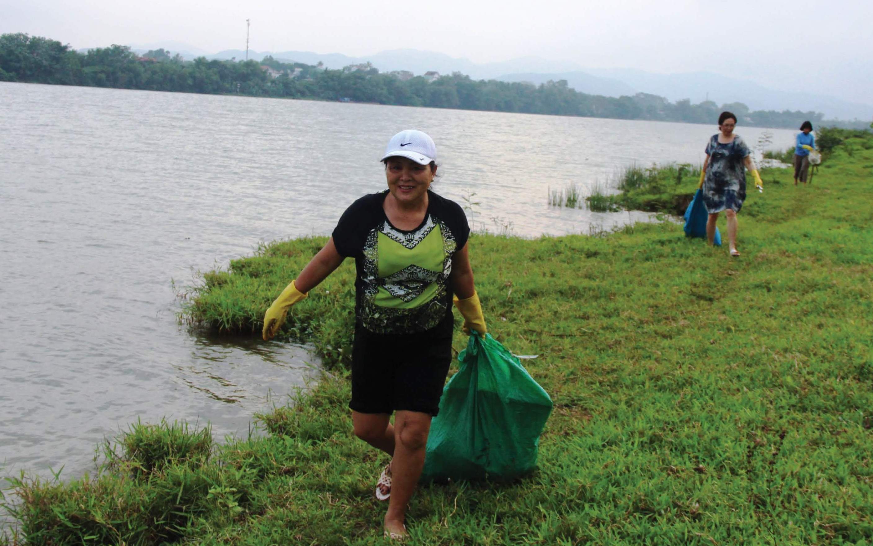 The “guardians” of the Huong river