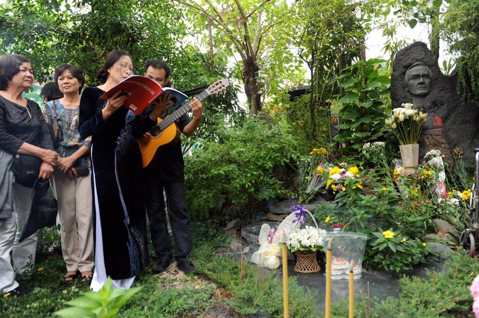 Musician Trinh Cong Son’s grave will be moved to Hue