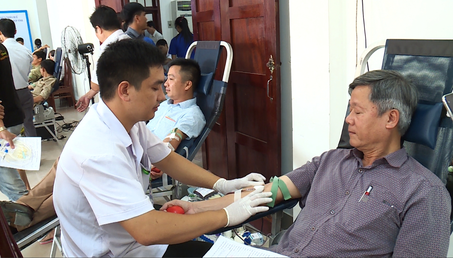 Hương Trà tiếp nhận thêm 322 đơn vị máu tình nguyện trong đợt 3 2019