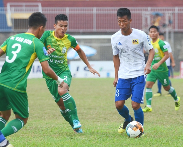 CLB bóng đá Huế chia điểm ở trận khai màn mùa giải mới