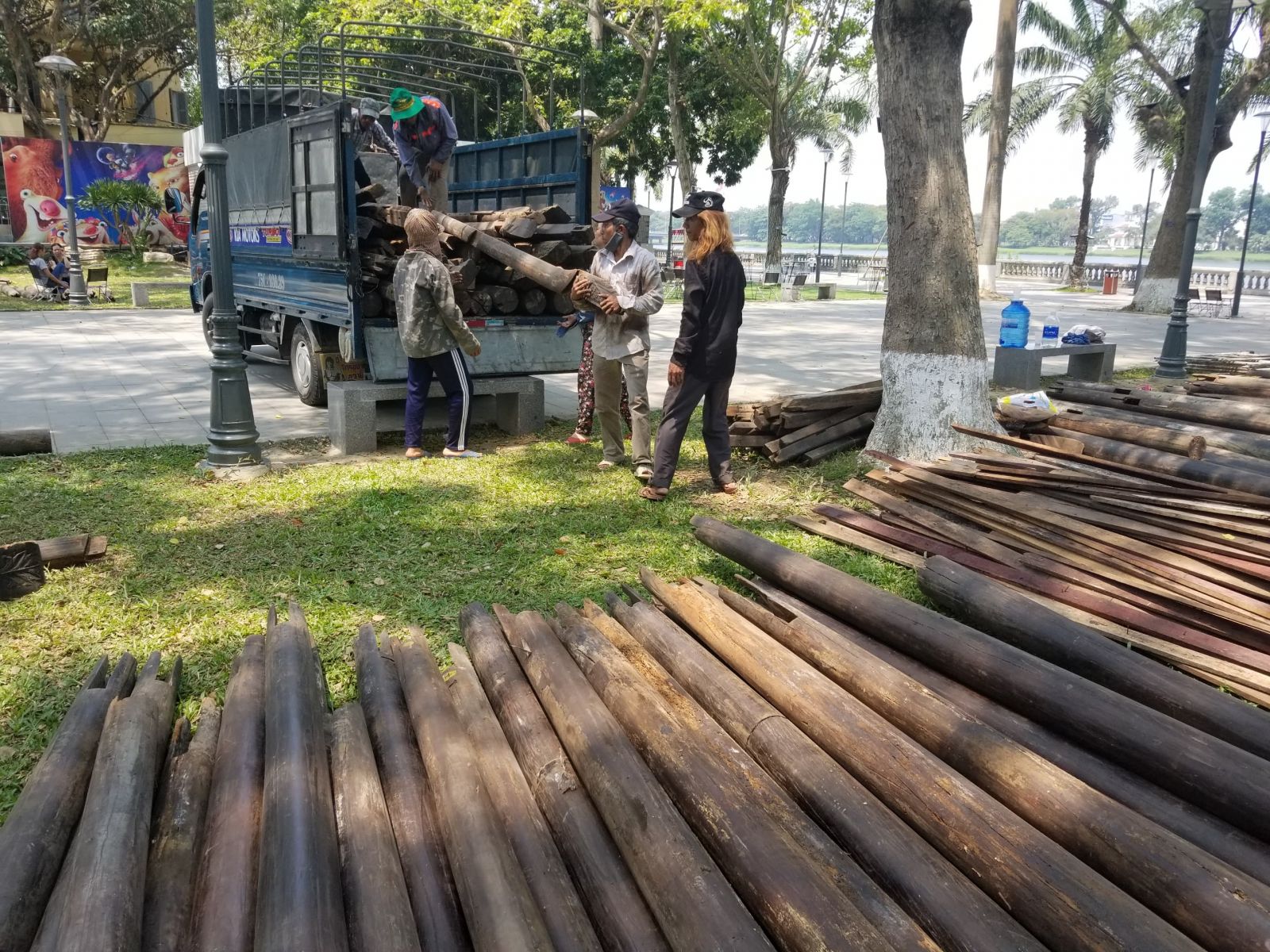 Hue city installs 39 Rường and bamboo houses for the Traditional Craft Festival