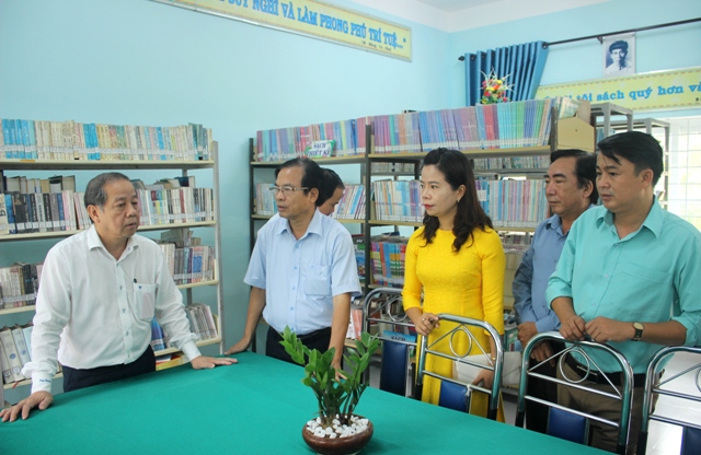 Chủ tịch UBND tỉnh Phan Ngọc Thọ kiểm tra thực tế Trường THCS Thủy Dương