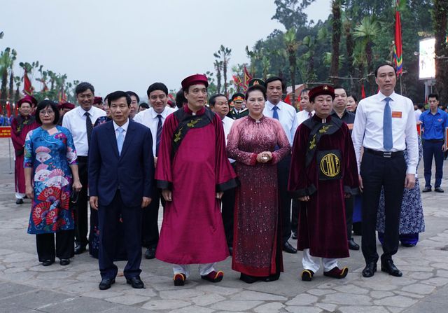 Chủ tịch Quốc hội dâng hương tưởng nhớ các Vua Hùng