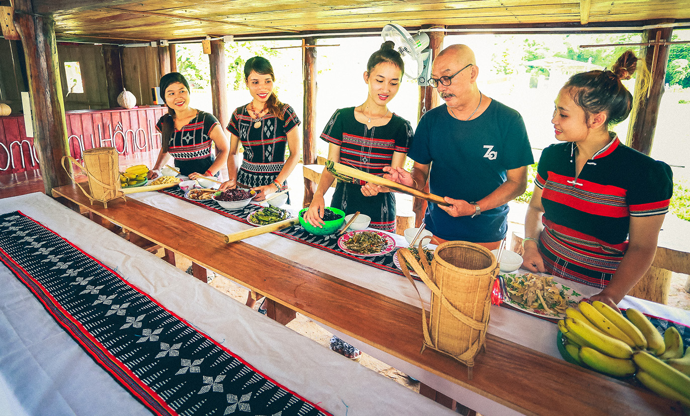 Hỗ trợ phát triển du lịch cộng đồng để phát huy bản sắc văn hóa vùng miền