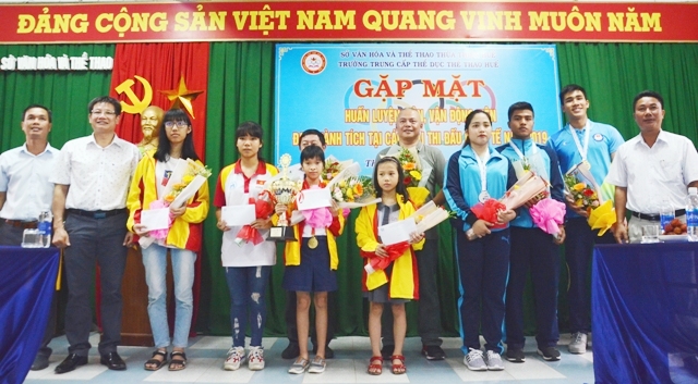 Khen thưởng vận động viên, huấn luyện viên đạt thành tích tại các giải quốc tế