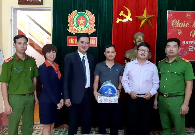 Xác định danh tính người bỏ quên tiền tại cây ATM trên đường Nguyễn Huệ