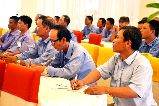 Giúp các lái xe xích lô giao tiếp tiếng Hàn tốt hơn