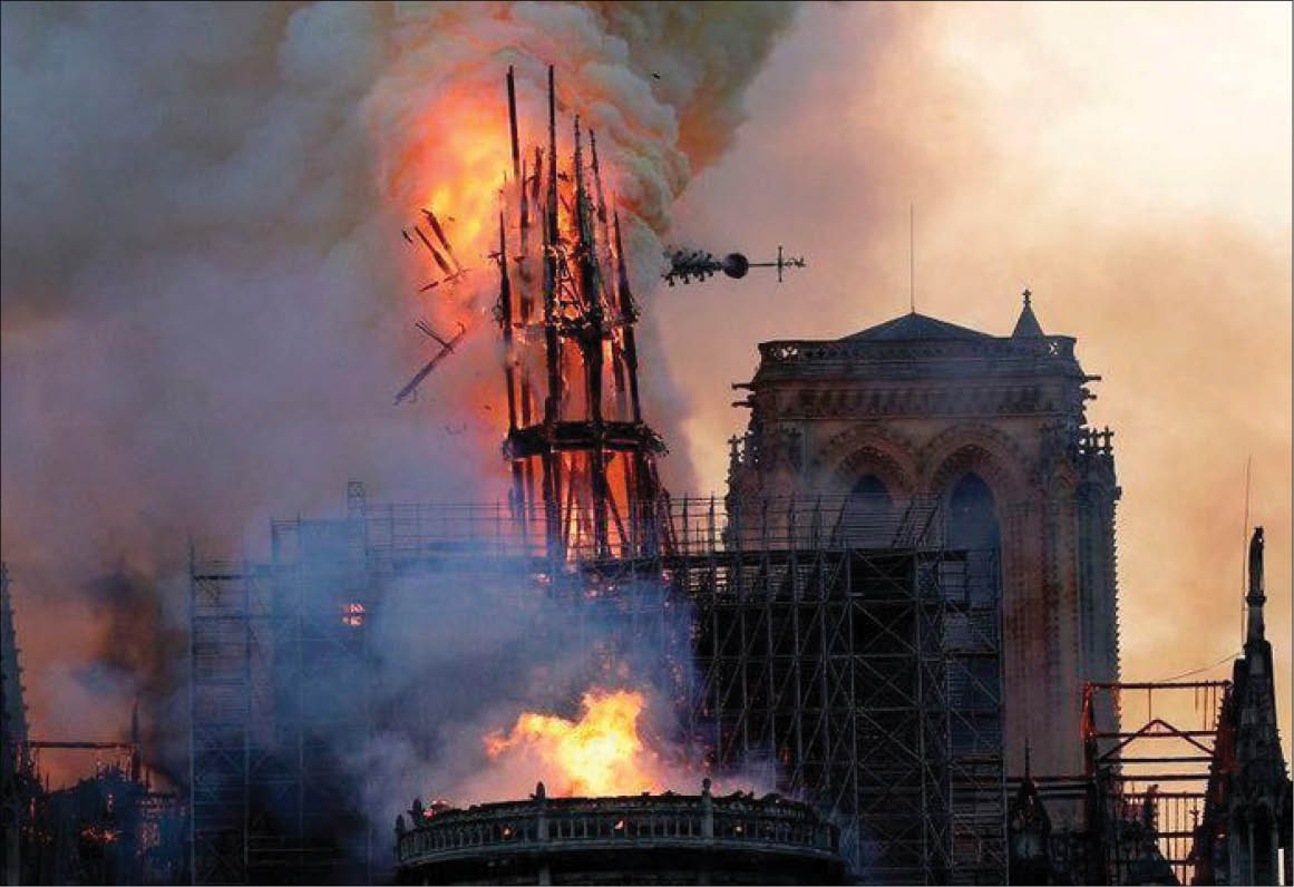 UNESCO sẵn sàng hỗ trợ tái thiết Nhà thờ Đức Bà Paris