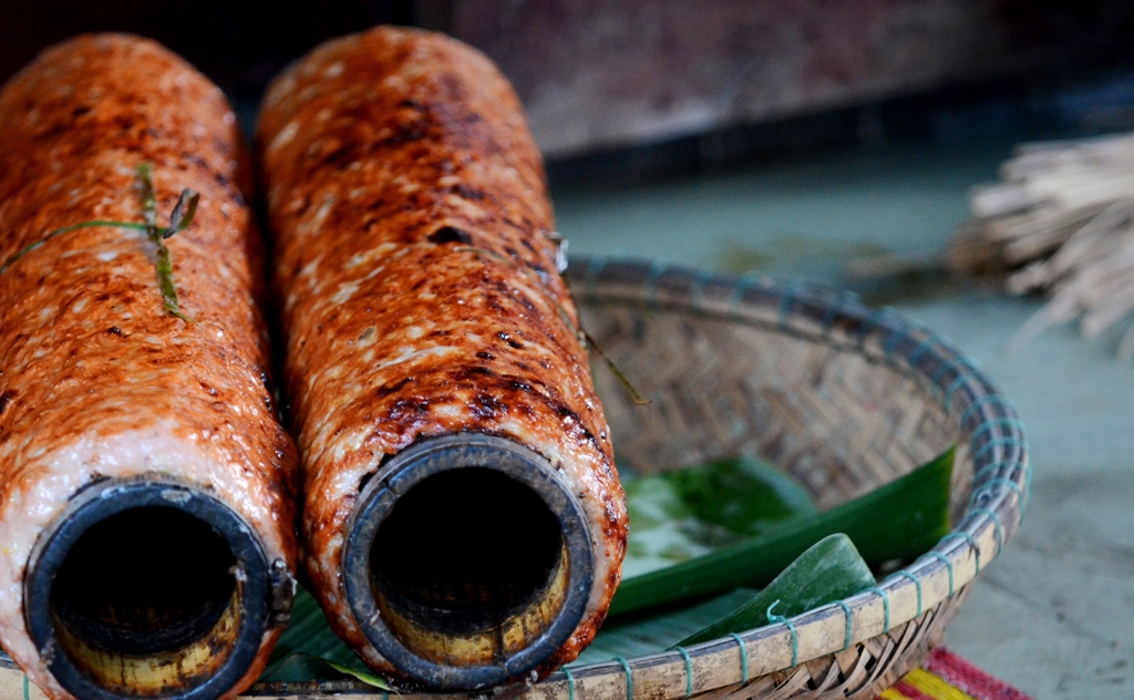 Lóc cóc chả nướng ống tre