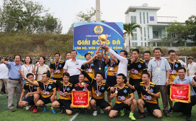 Trường ĐH Ngoại ngữ vô địch giải bóng đá cán bộ, viên chức, lao động ĐH Huế