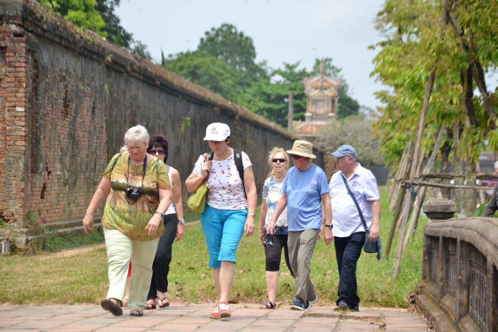 Discovering Hue through interesting stories