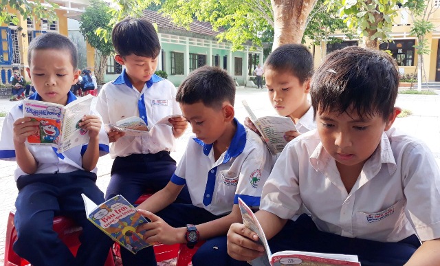 Học sinh Hương Thủy góp sách tặng bạn