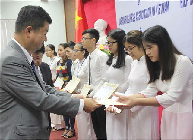 Tiếp sức cho sinh viên