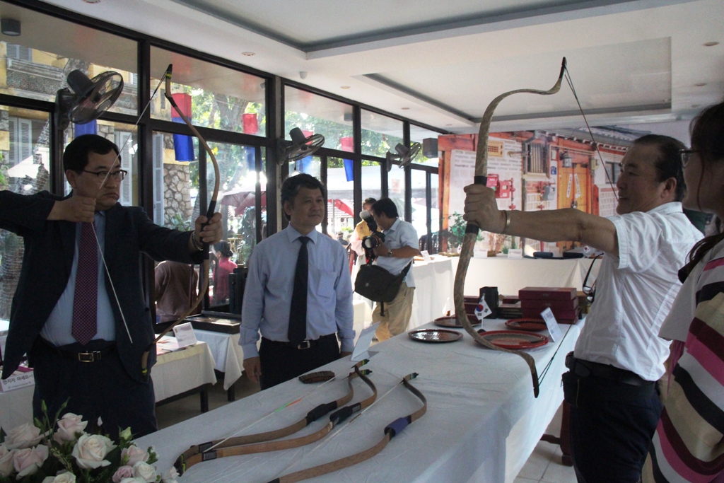 Nghệ nhân quốc tế khoe tài tại Festival Nghề truyền thống Huế