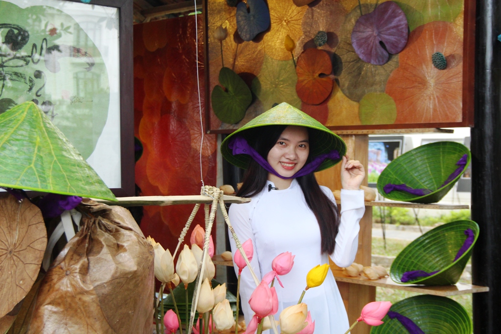 The quintessence of Vietnamese traditional crafts gathers in Hue