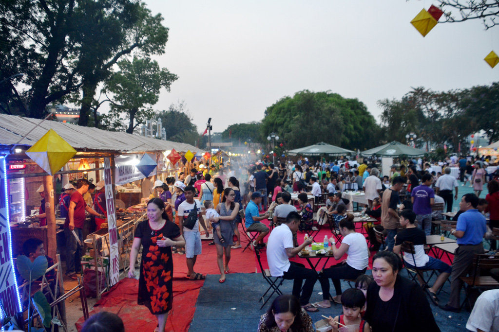 Vietravel tài trợ “Không gian văn hóa ẩm thực thuần Việt” tại Festival Nghề truyền thống Huế 2019