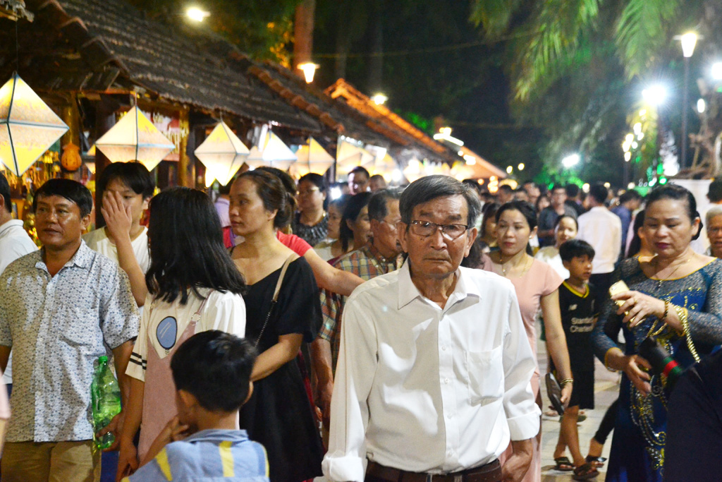 Đến Huế chơi lễ