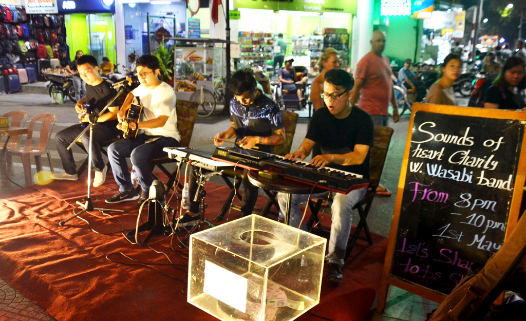 Đêm nhạc gây quỹ xây dựng nhà hàng phục vụ người nghèo