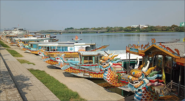 Du thuyền sông Hương, vẫn còn quá yên ắng