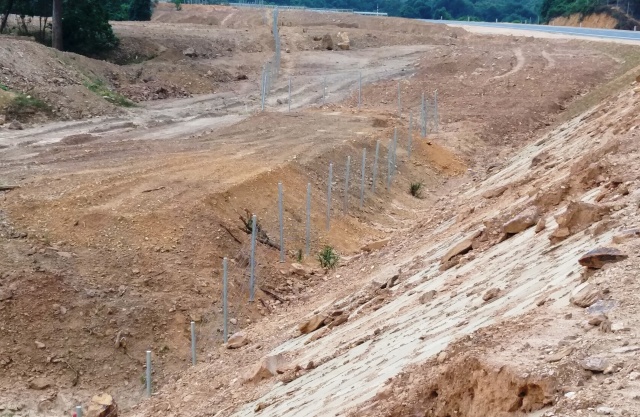 Hoàn thiện cơ bản hàng rào cao tốc La Sơn-Túy Loan