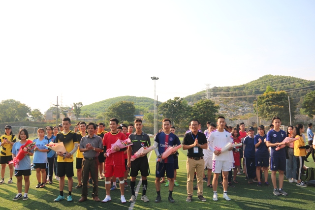 Khởi tranh giải bóng đá truyền thống Trường đại học Ngoại ngữ