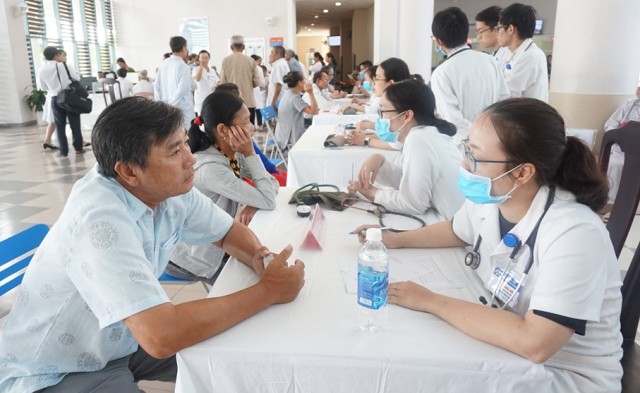 Free screening for 200 cases of asthma and chronic obstructive pulmonary disease