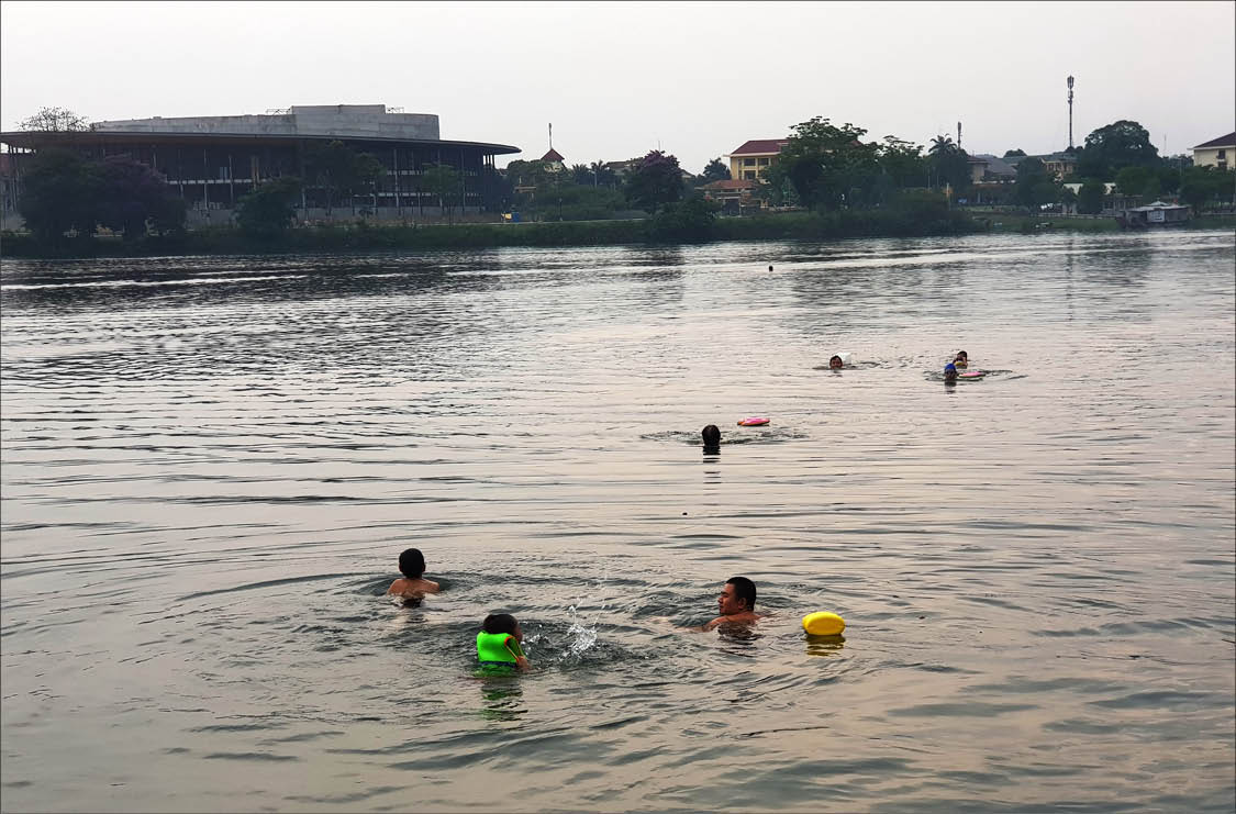 Bất chấp cảnh báo