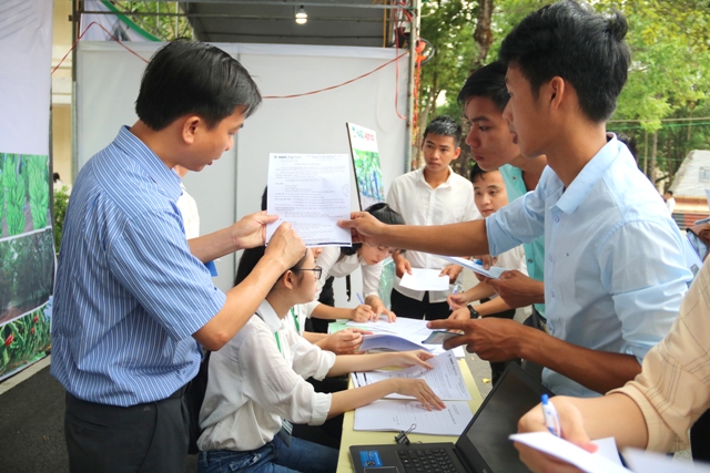 Gần 1 700 chỉ tiêu tuyển dụng việc làm cho sinh viên