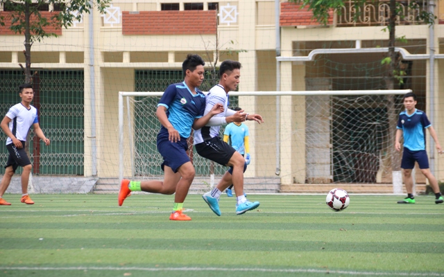 Khởi tranh giải bóng đá truyền thống sinh viên Trường ĐH Nông lâm