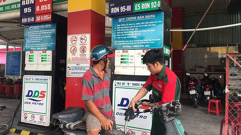 Báo động tiêu thụ xăng sinh học E5 giảm