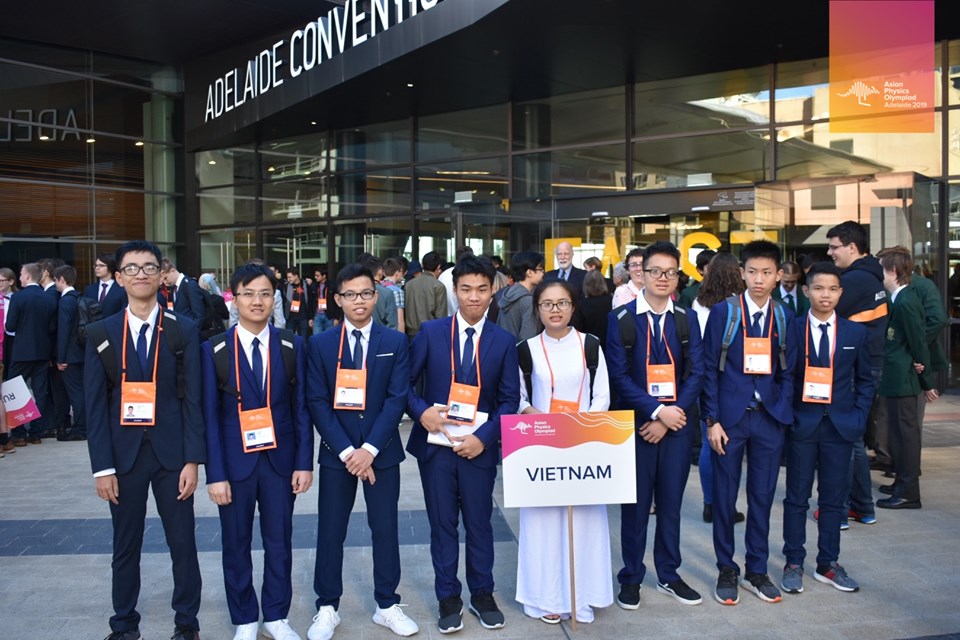 Le Cong Minh Hieu wins bronze medal in Asia Physics Olympiad 2019