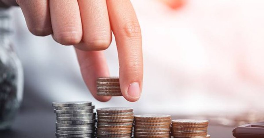 Đầu tư năng lượng toàn cầu ổn định sau 3 năm sụt giảm