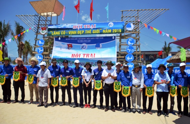 Gần 1 000 đoàn viên thanh niên tham gia hội trại “Lăng Cô vịnh đẹp thế giới”